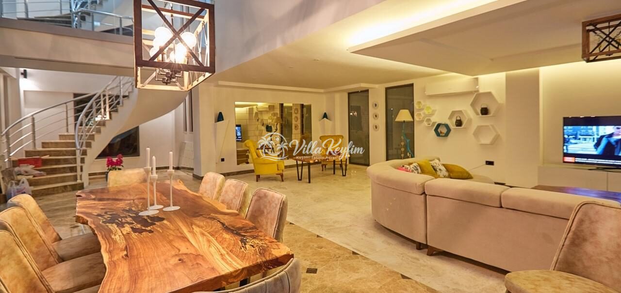 Villa Unlimited — 3