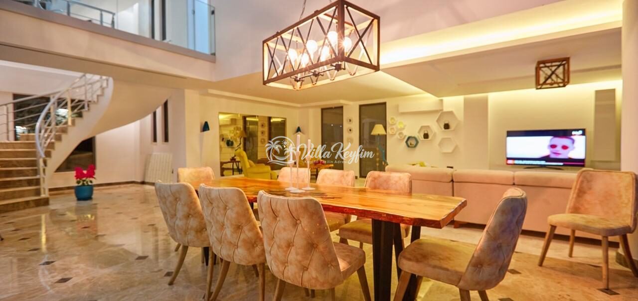 Villa Unlimited — 14