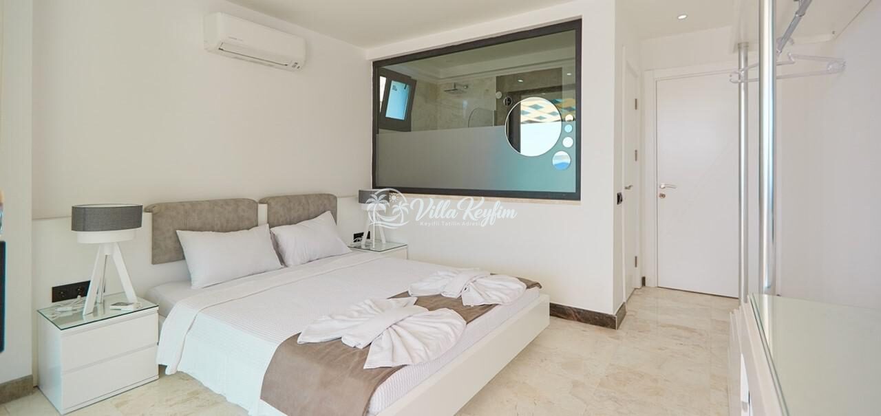 Villa Unlimited — 45