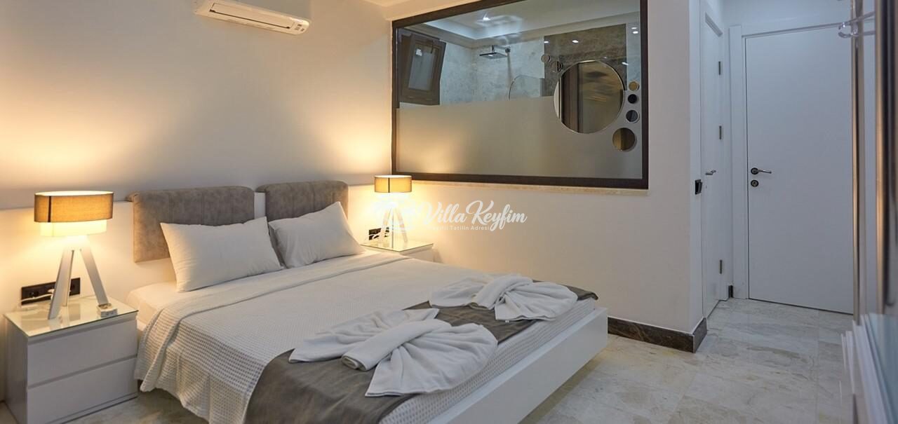 Villa Unlimited — 46