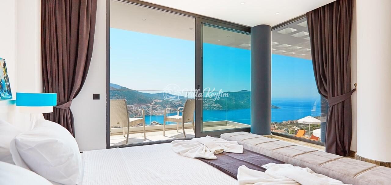 Villa Unlimited — 47
