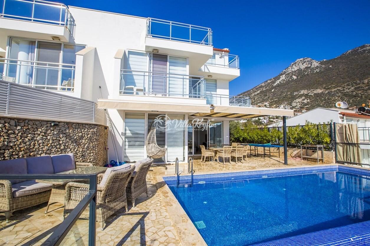 Villa Royal 2 — 2