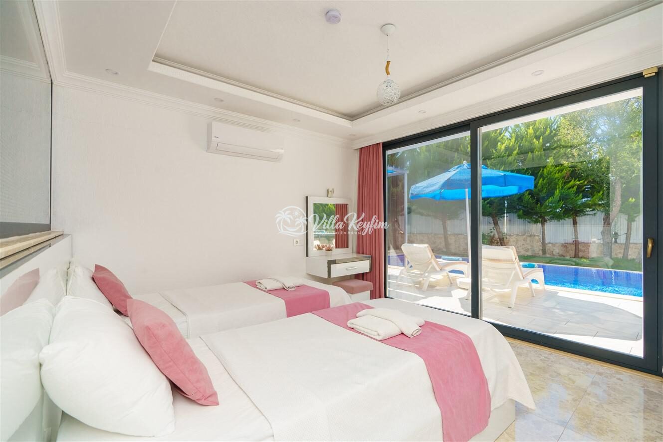 Villa Saha — 37