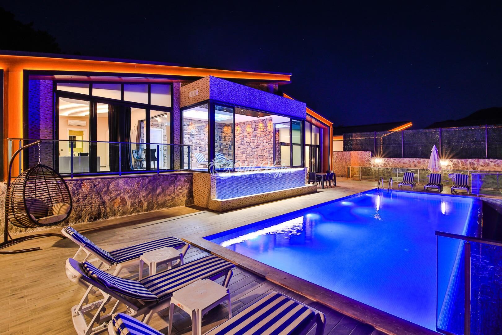 Villa Kalis 2 — 4