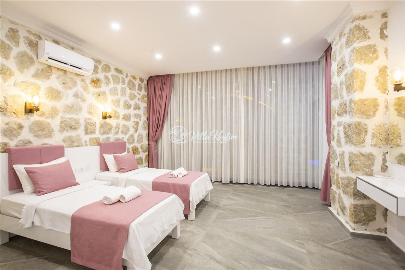 Villa Royal 3 — 19