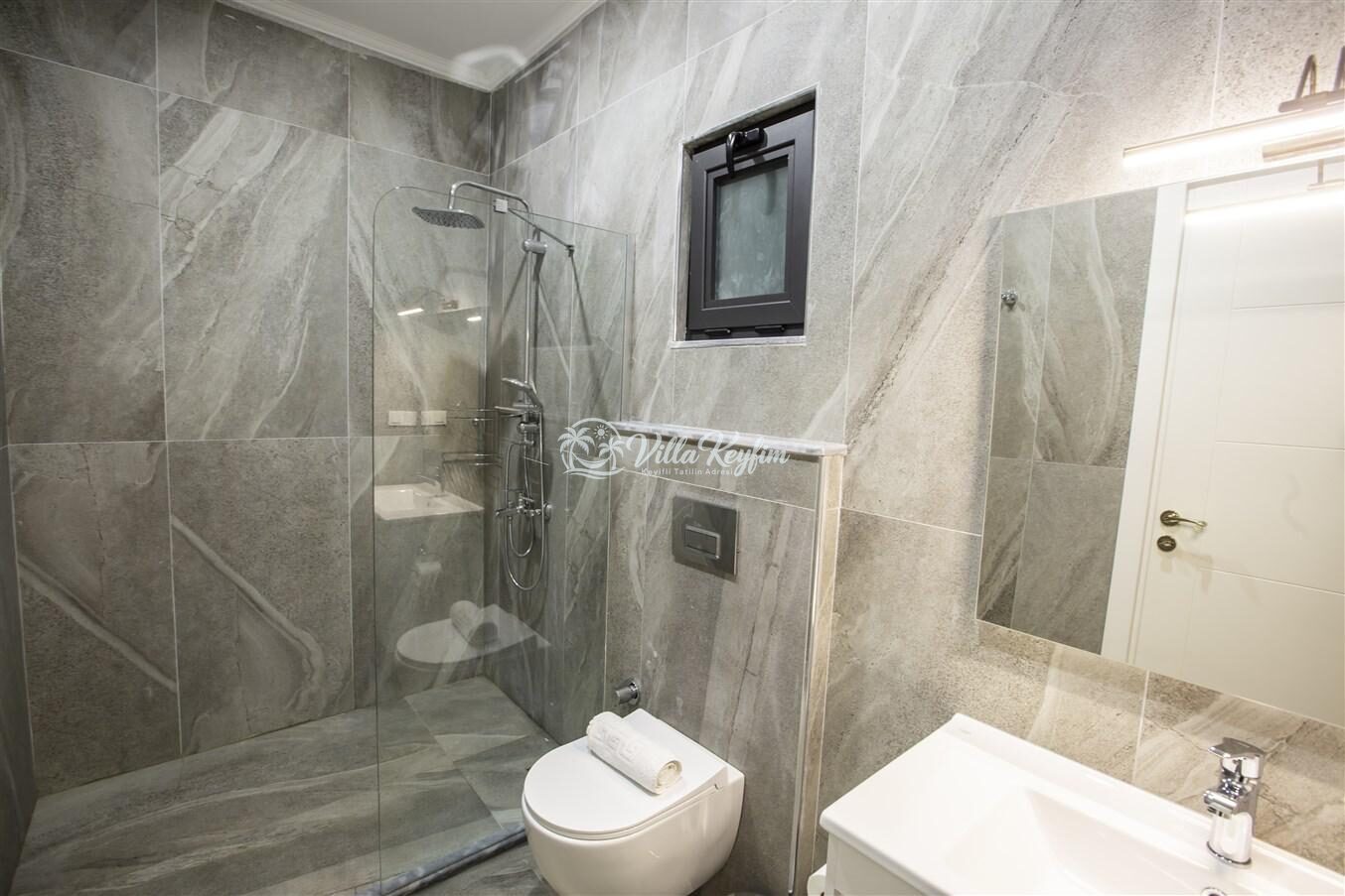 Villa Royal 3 — 33
