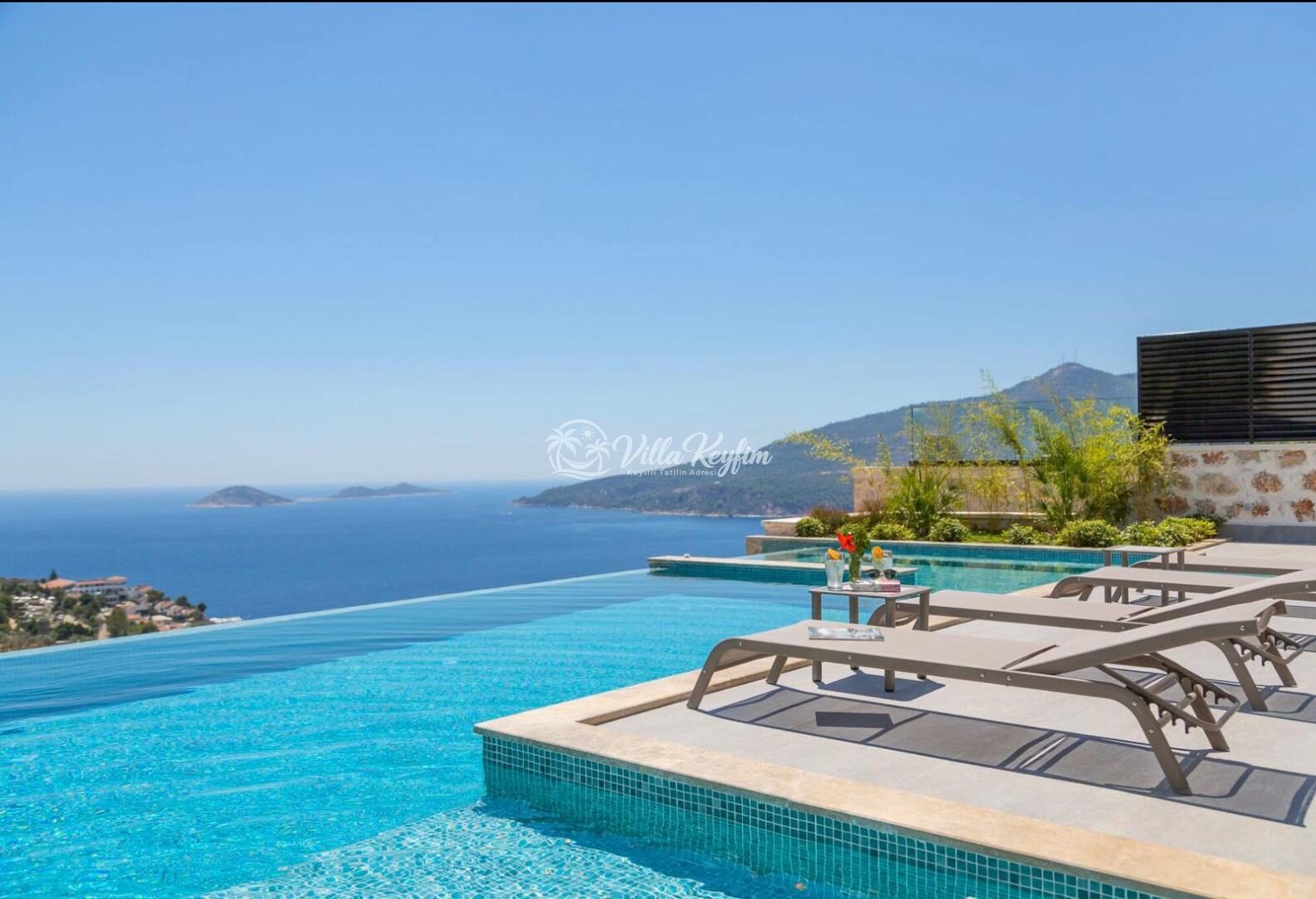 Villa Mirada 1 — 2