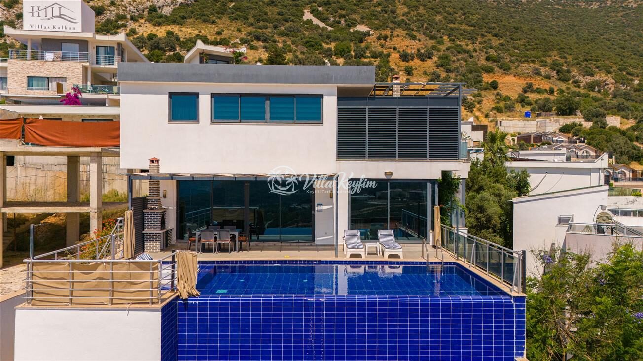Villa Twins 1 — 80