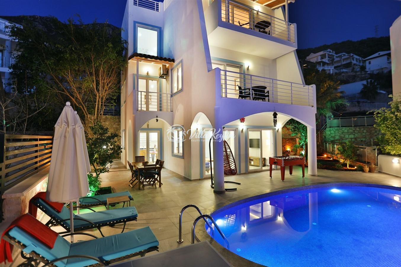 Villa Lotus — 1