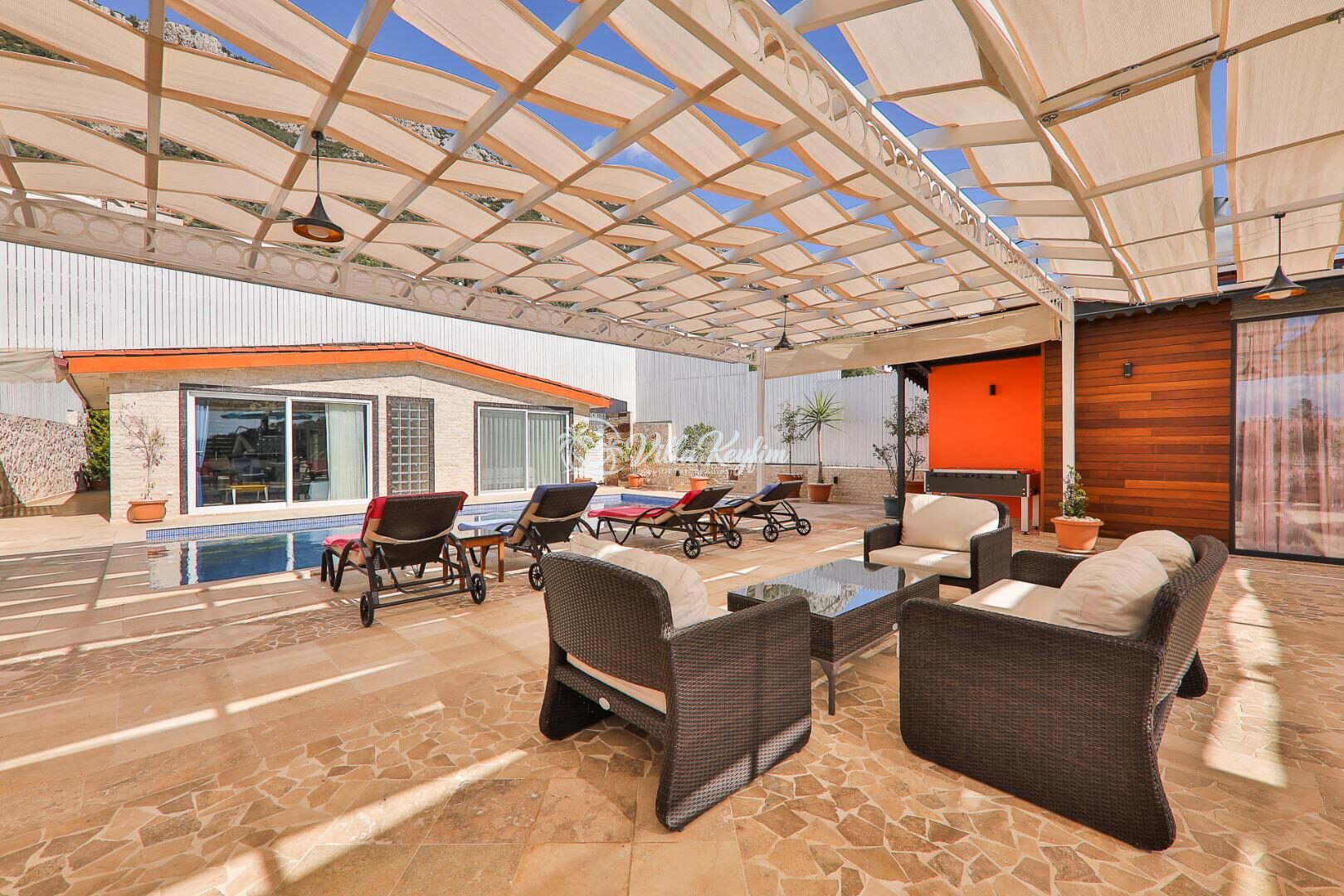 Villa Felix — 40