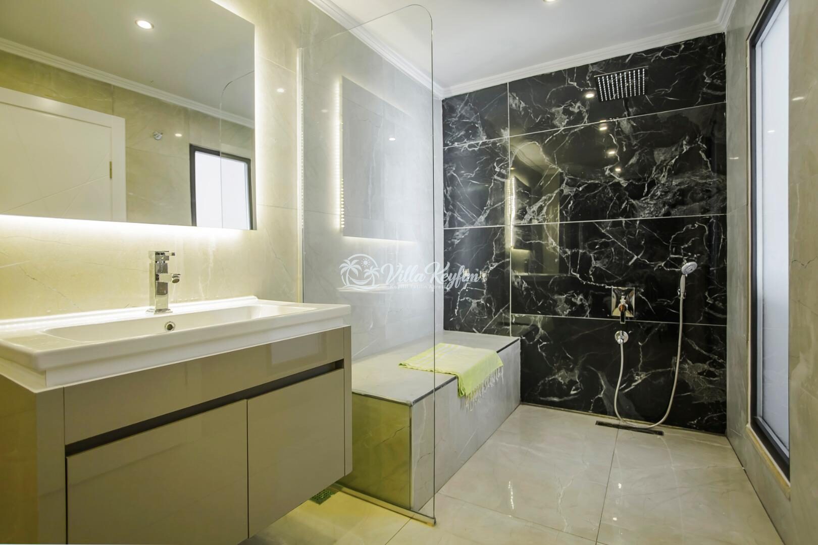 Villa Tarz — 36
