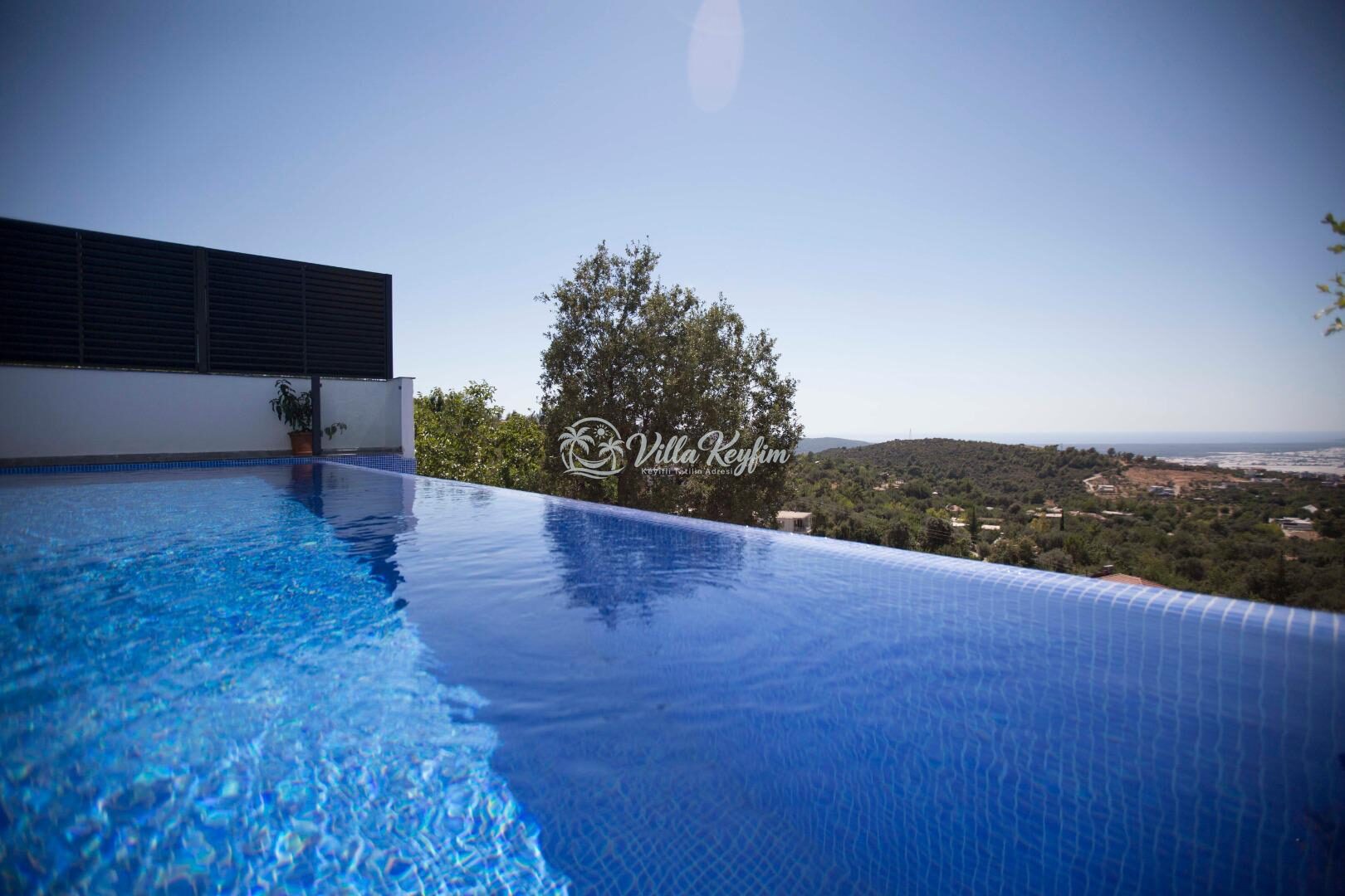 Villa Fantastik — 15