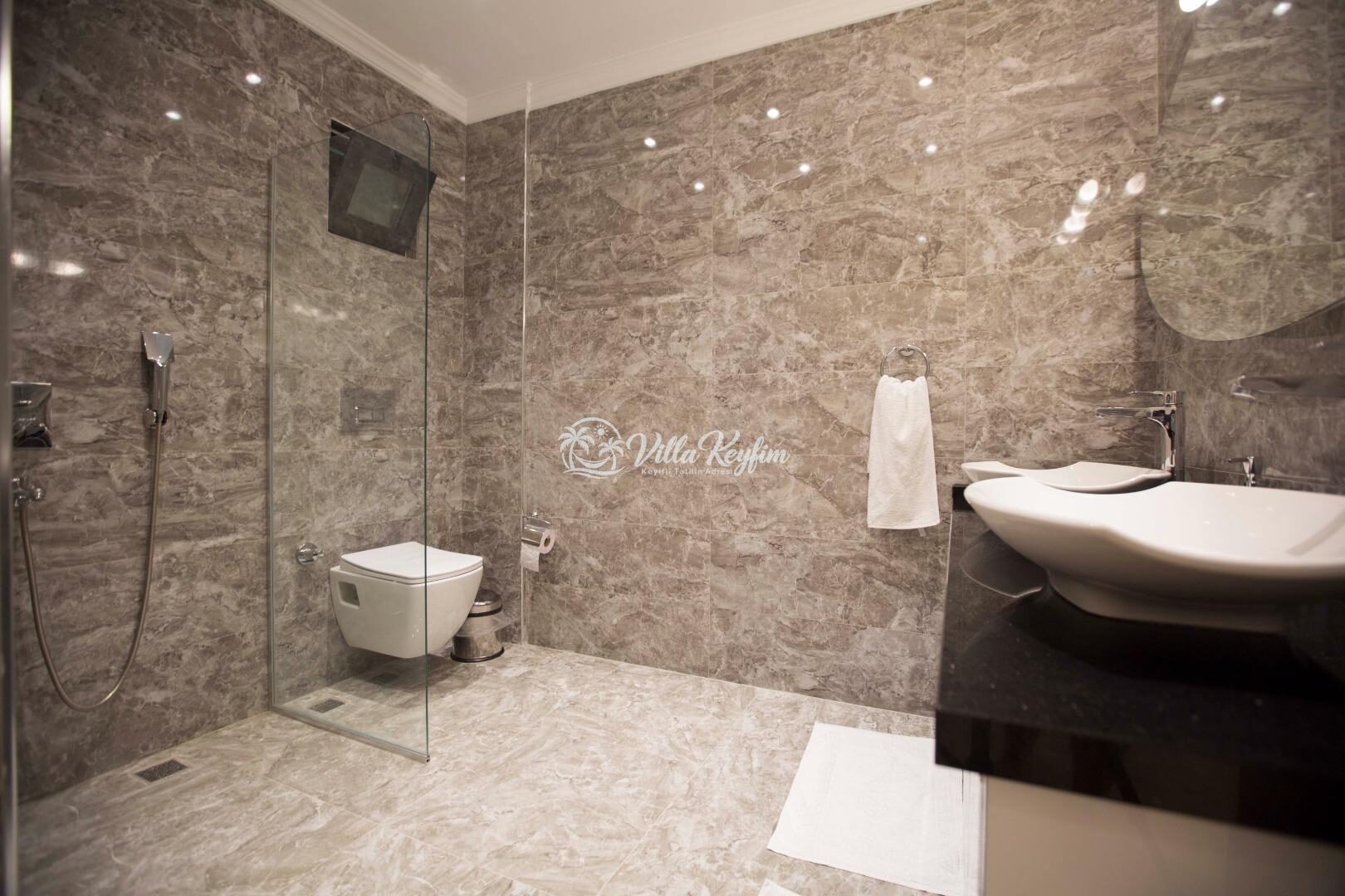 Villa Fantastik — 26