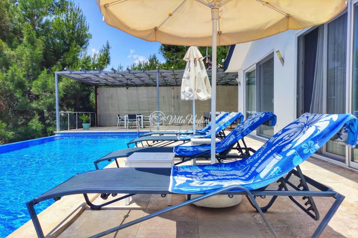 Villa Secret Swiss — 28