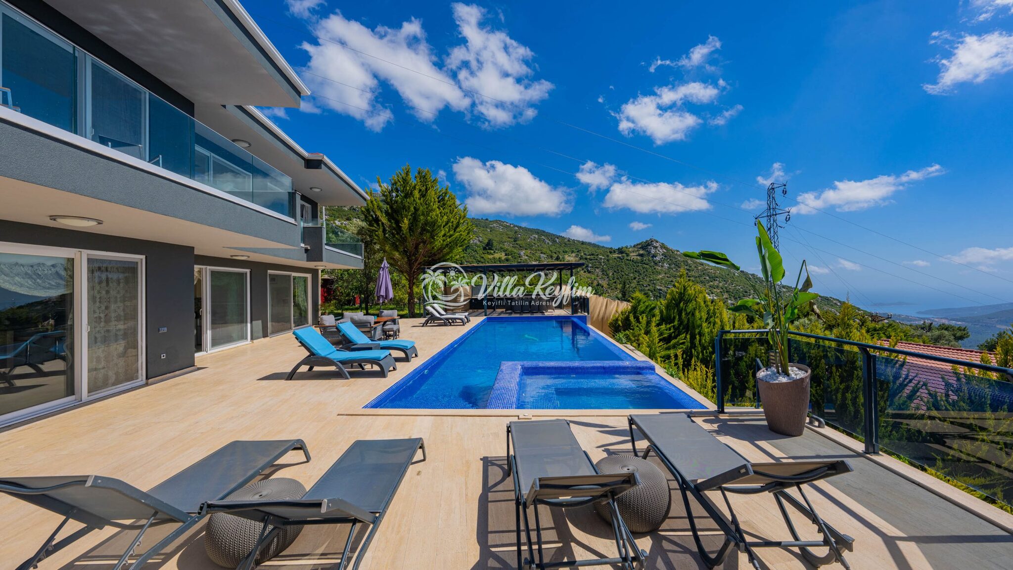 Villa Velaris — 4