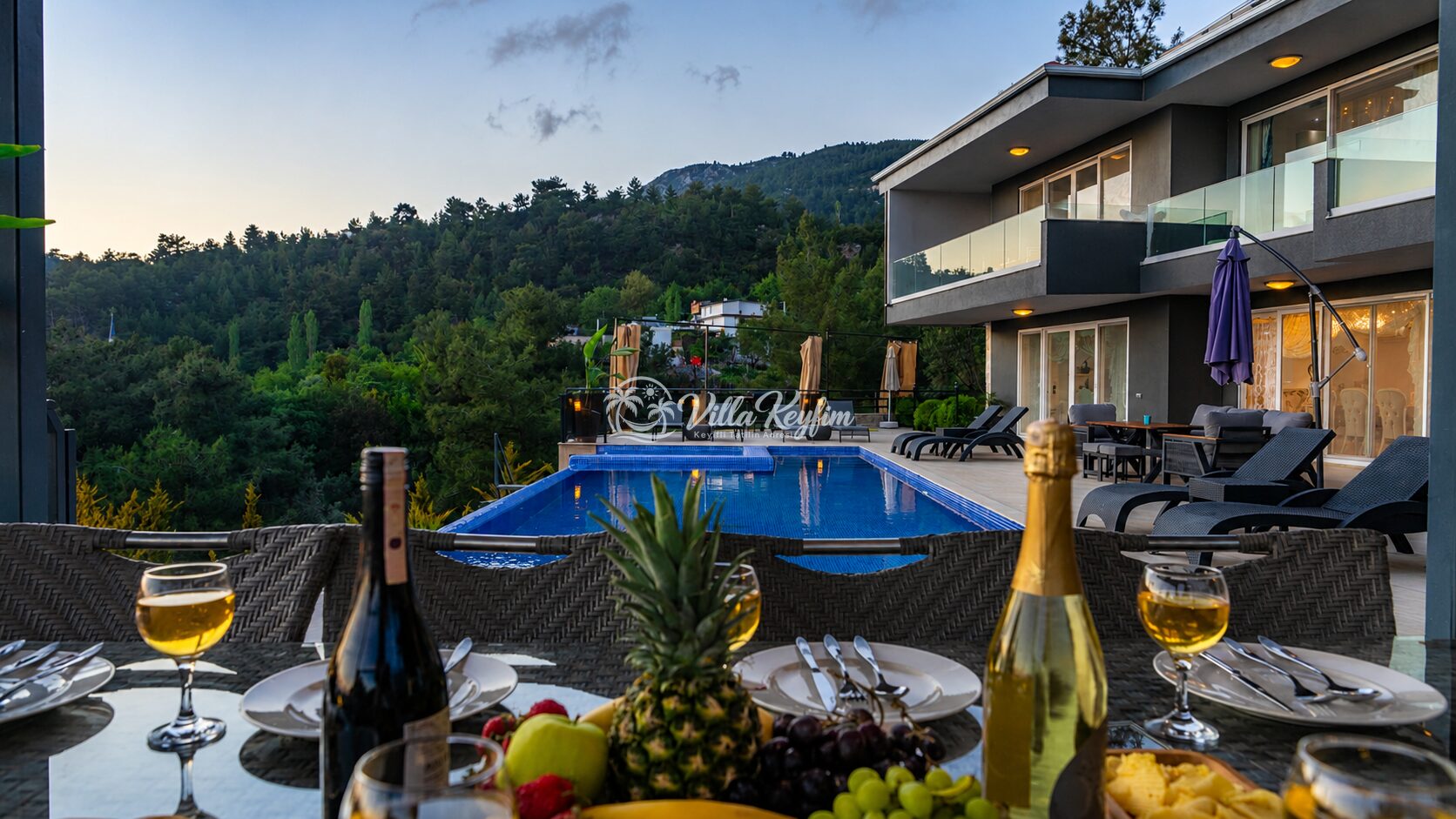 Villa Velaris — 11