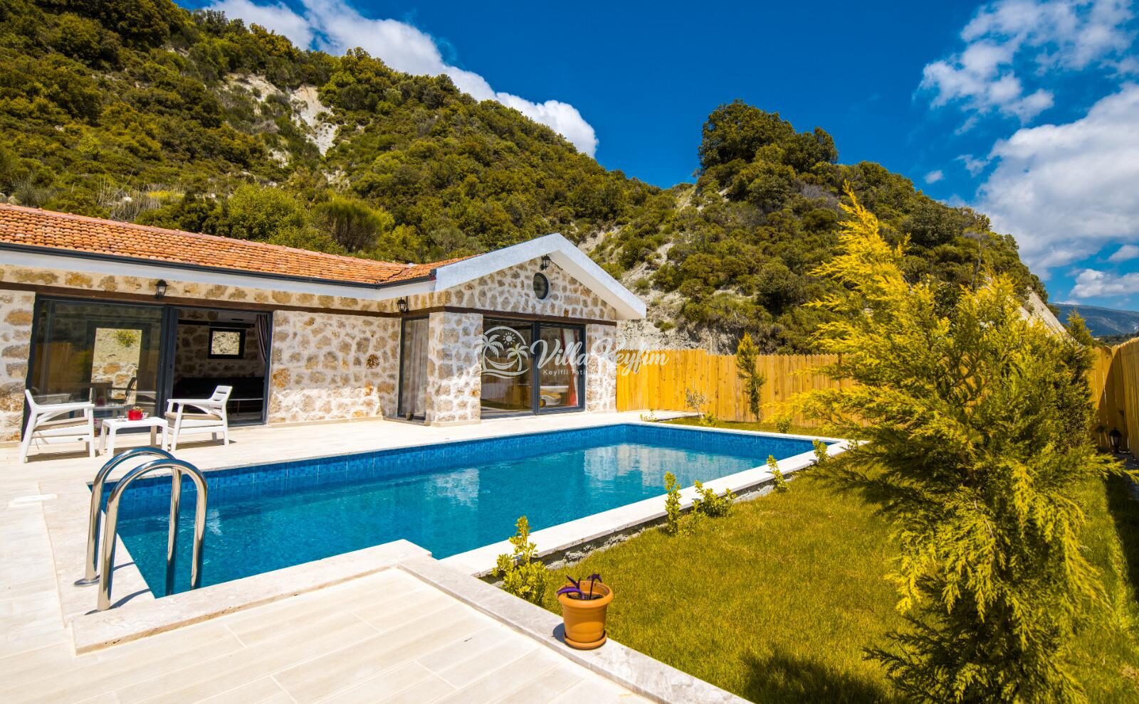Villa Medis 2 — 1
