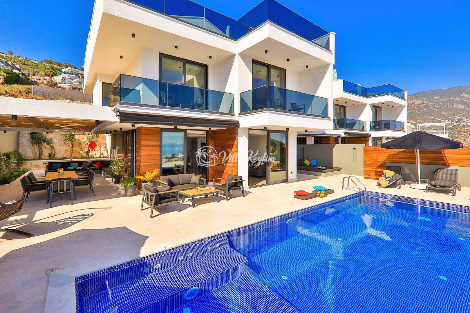 Villa Sweet — 1