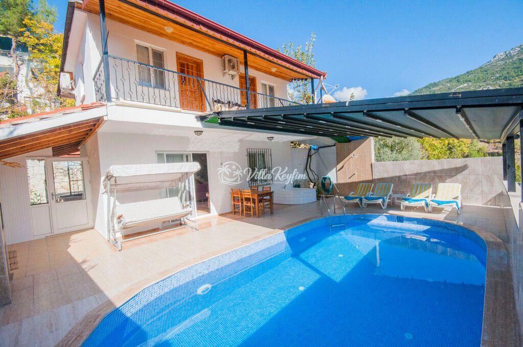 Villa Simay 1 — 1