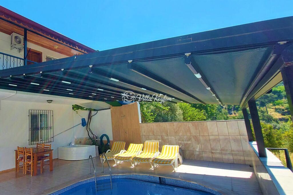 Villa Simay 1 — 2