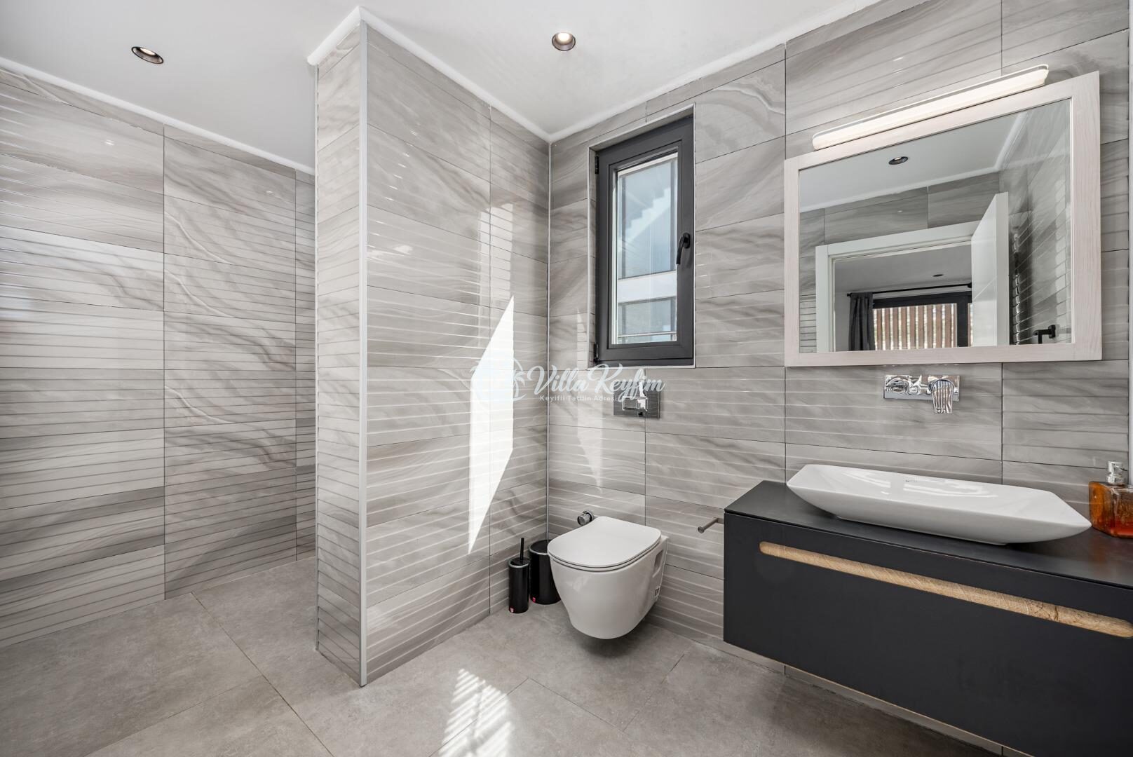 Villa Lalin — 28