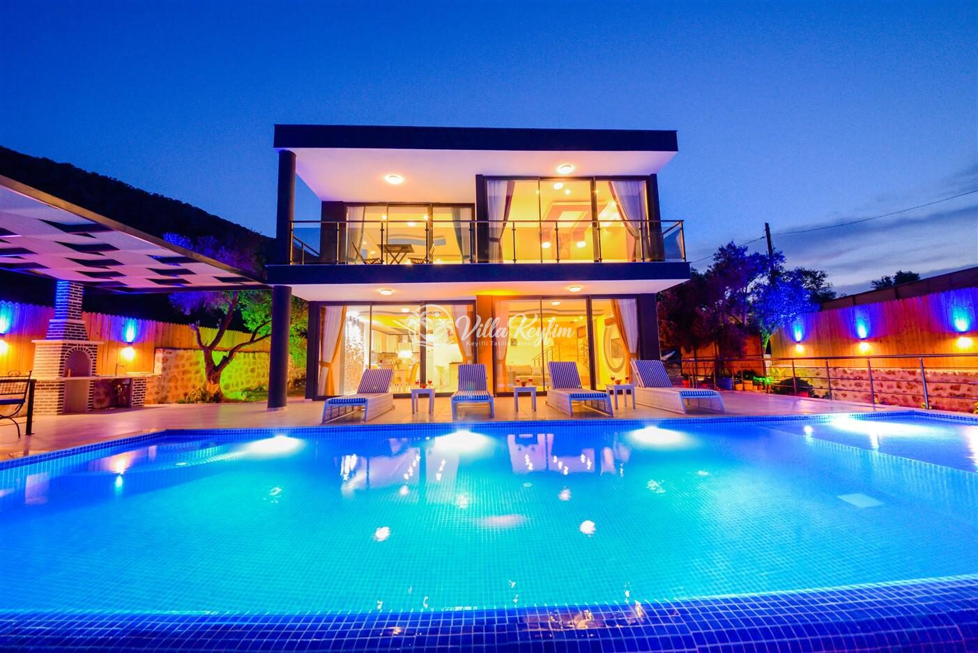 Villa Black Rose — 1
