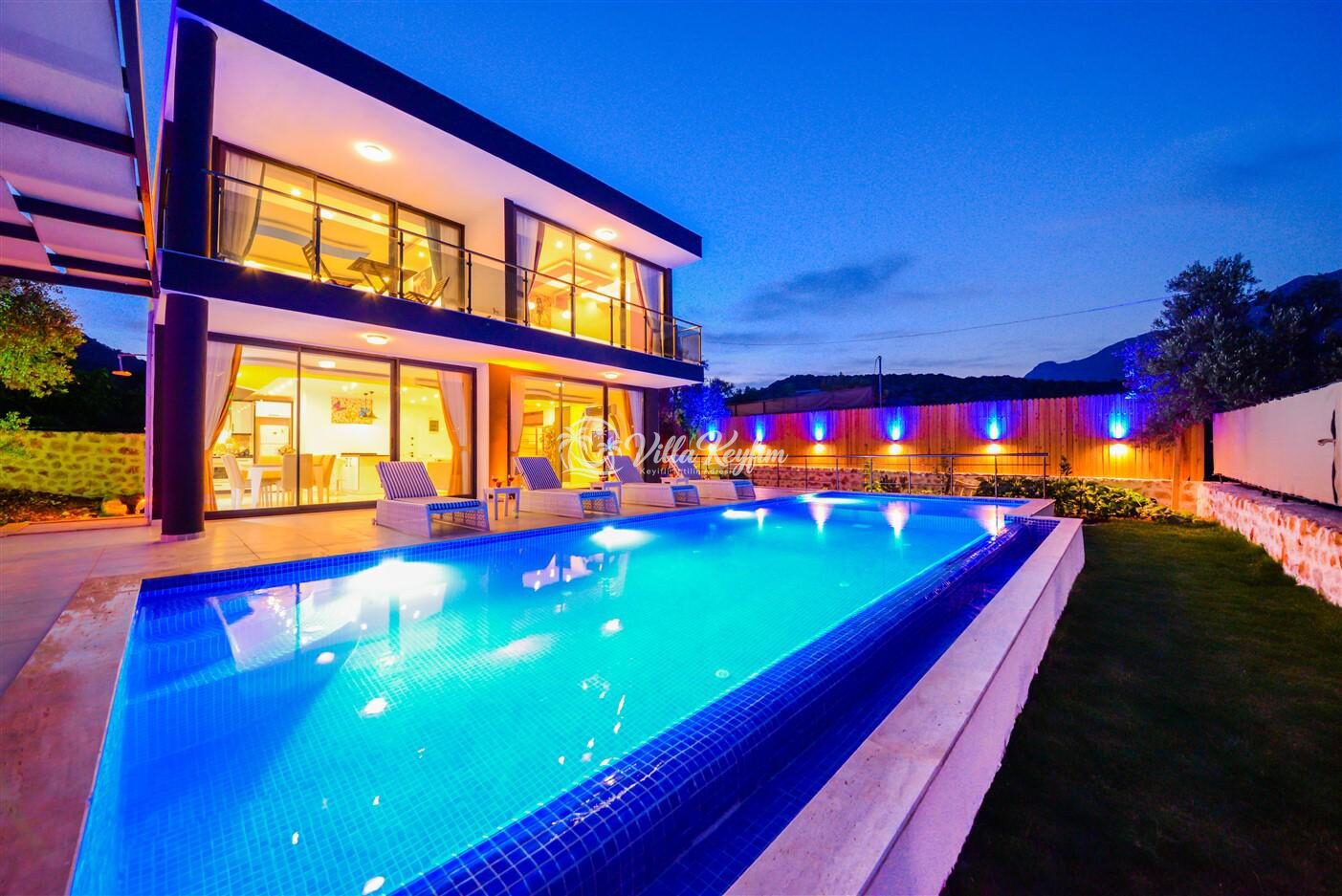 Villa Black Rose — 8