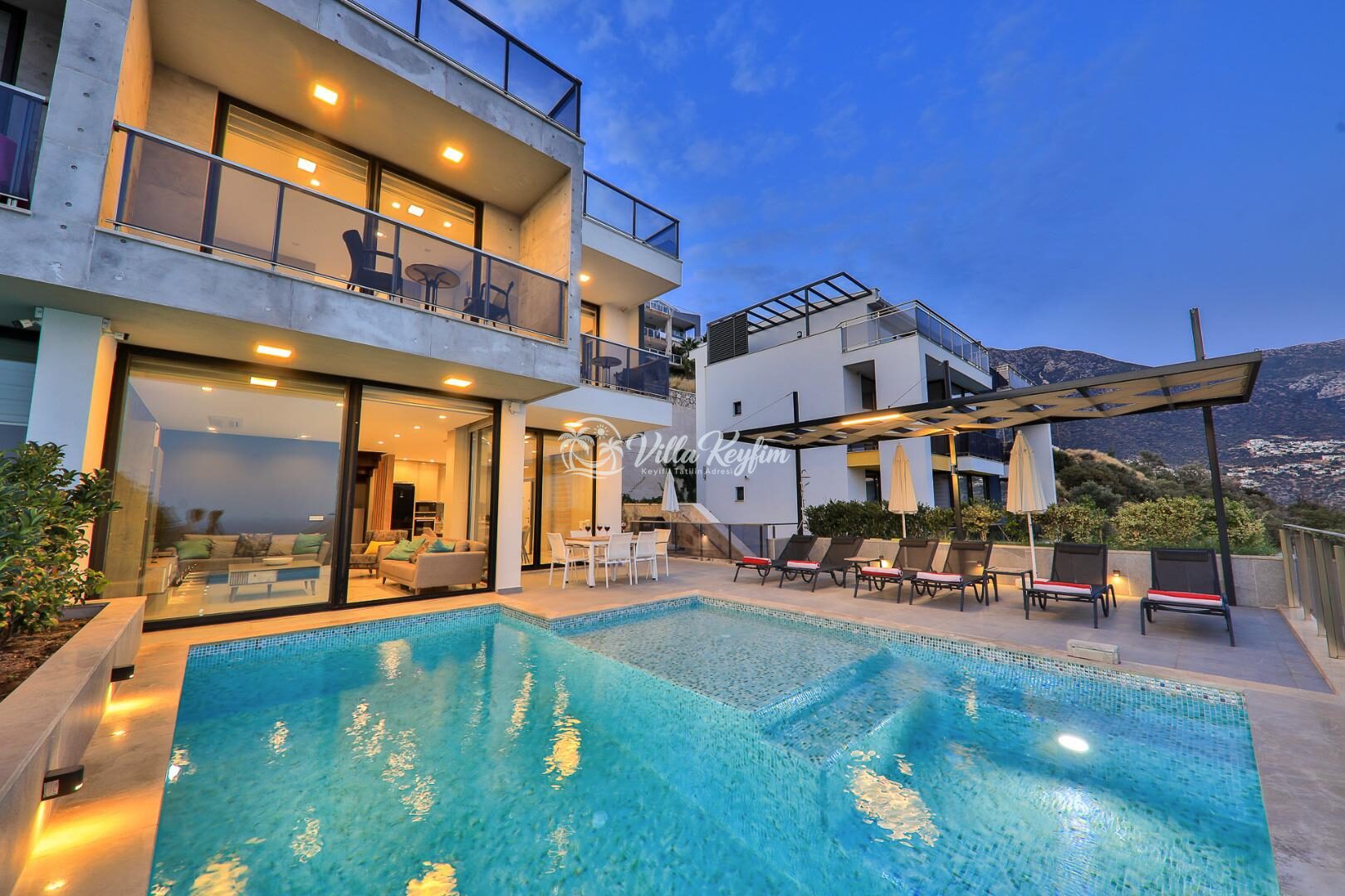 Villa Skylight — 4
