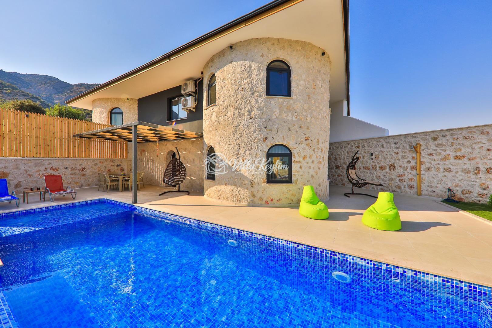 Villa Sandak 2 — 2