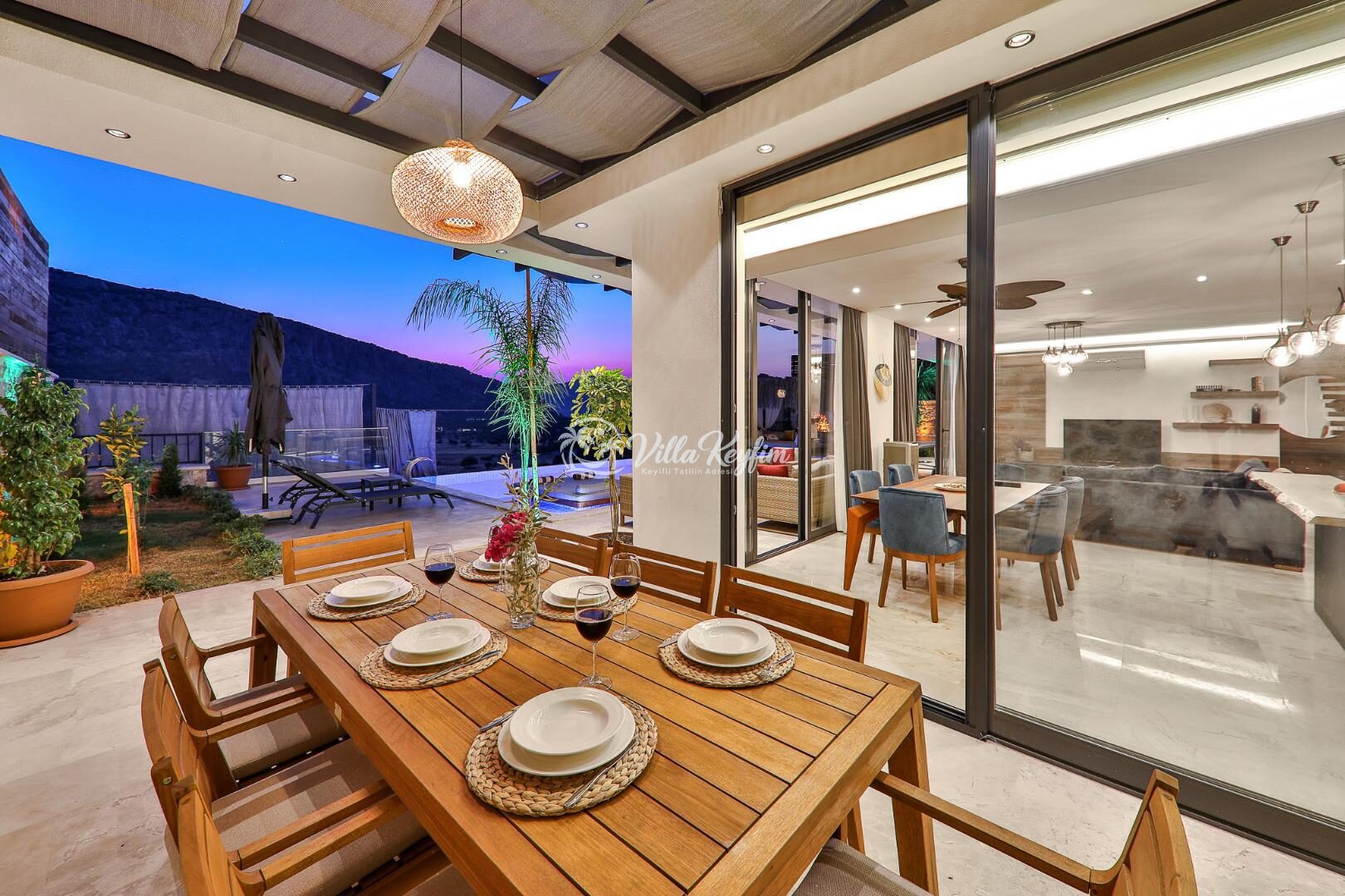 Villa Glorious — 12