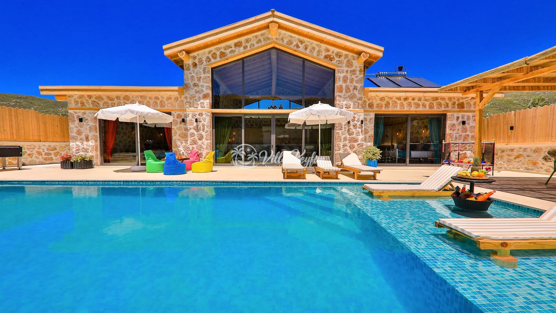 Villa Happiness — 2