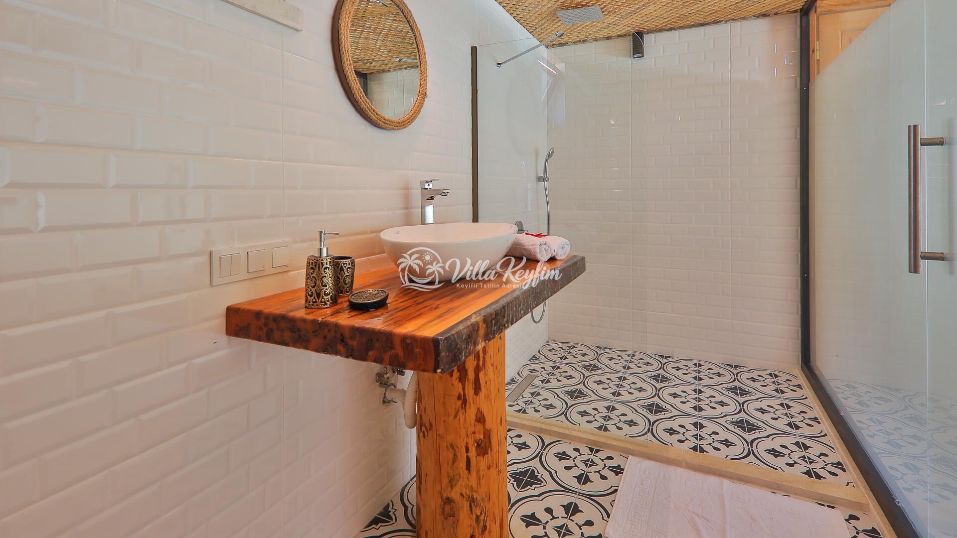 Villa Happiness — 41