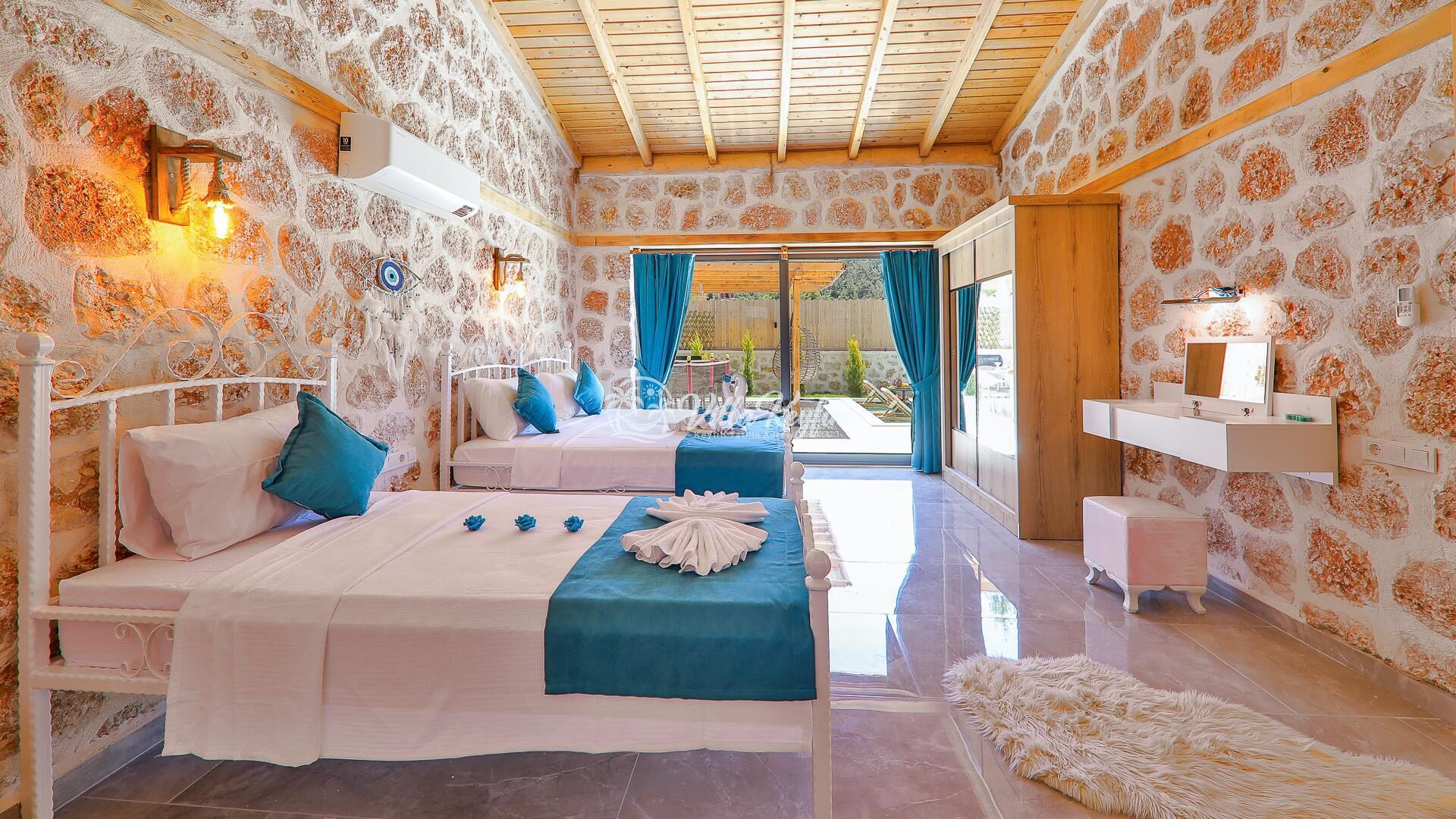 Villa Happiness — 46