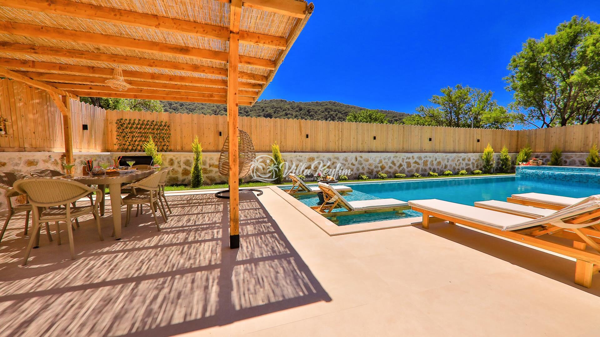 Villa Happiness — 52