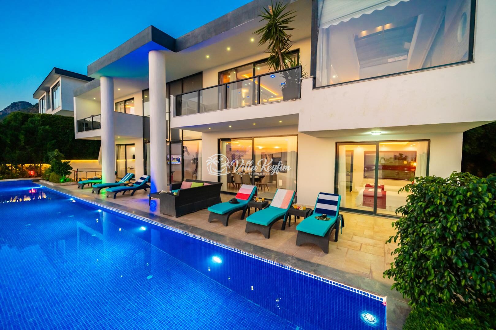 Villa Hyperion — 4