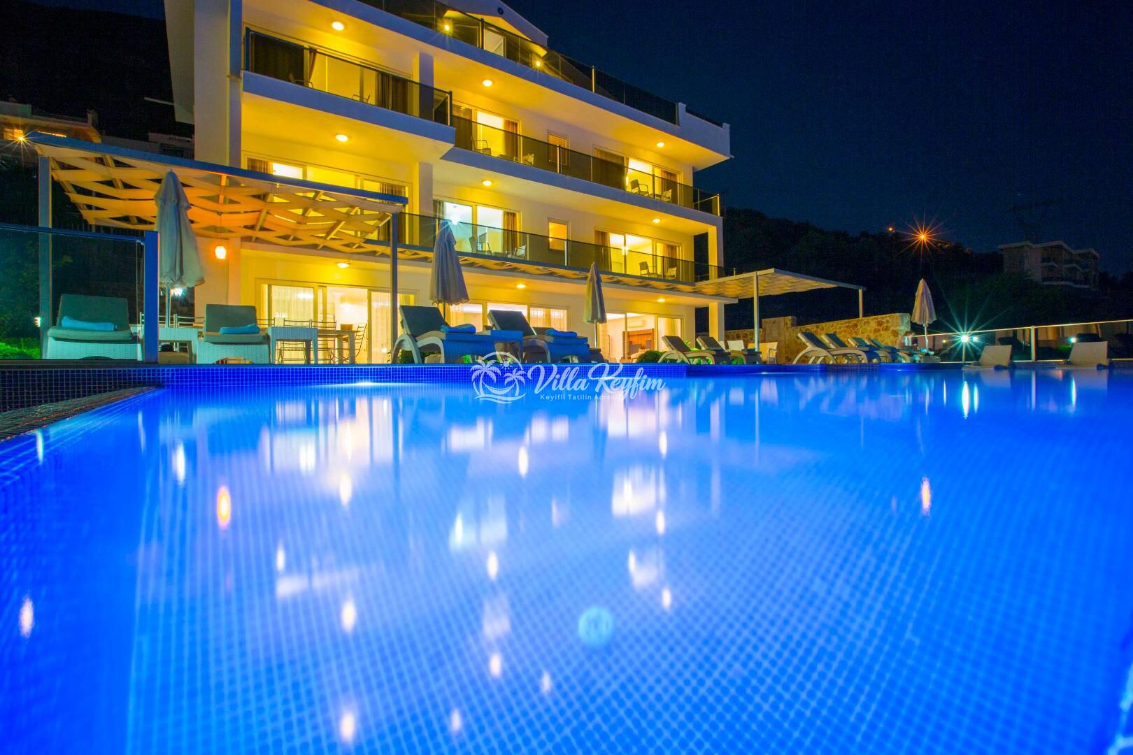 Villa Falcon Exclusive — 1
