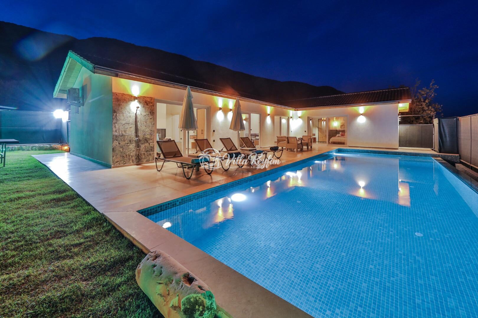 Villa Tawny — 1