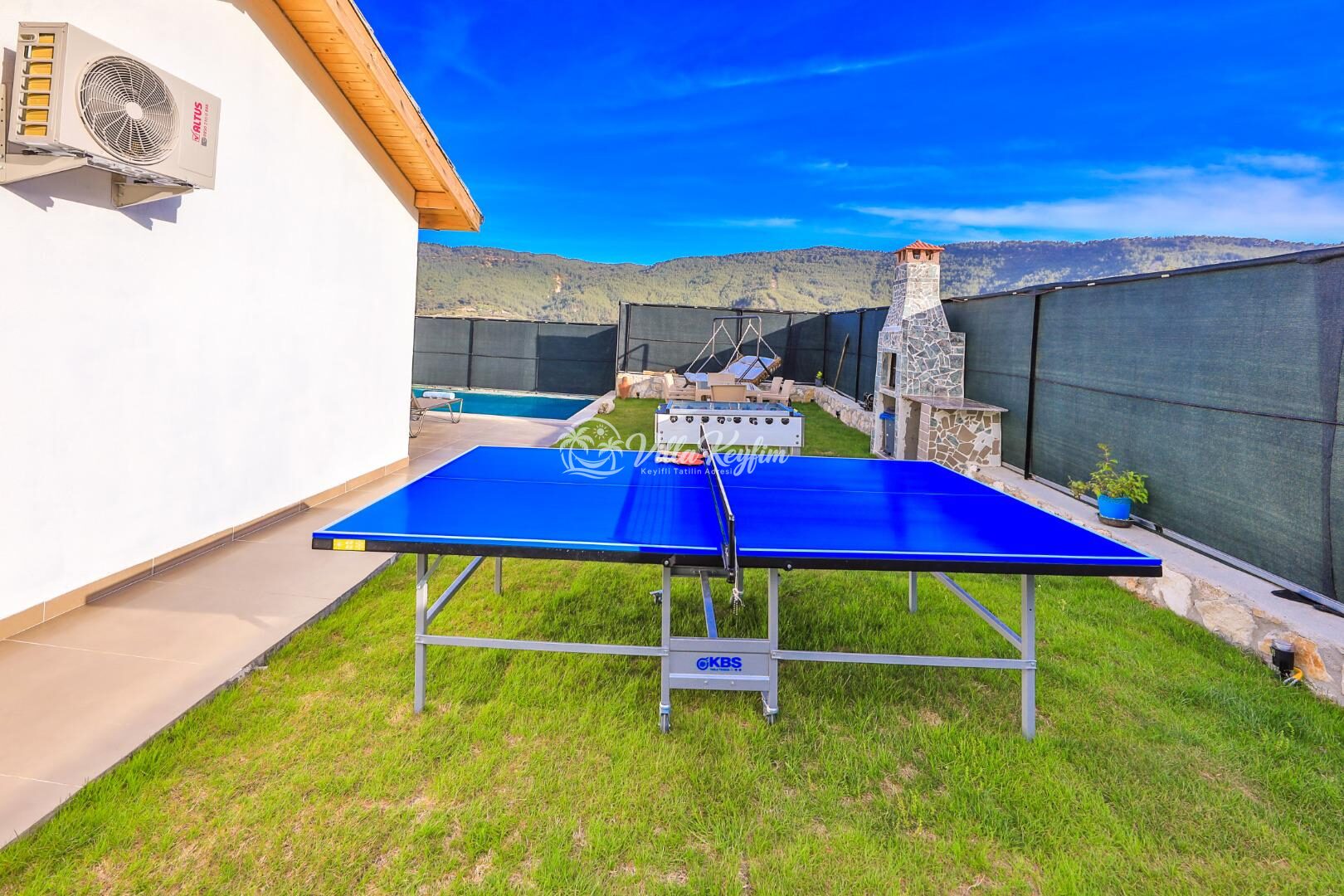 Villa Tawny — 3