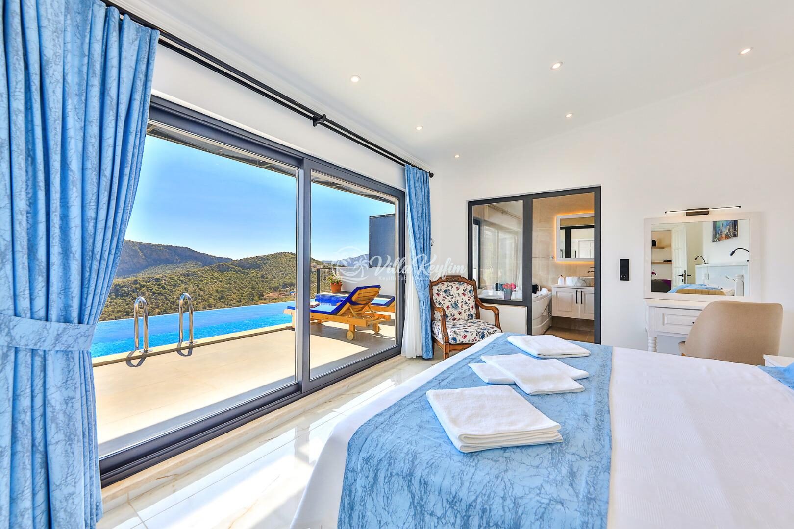 Villa Summery — 12