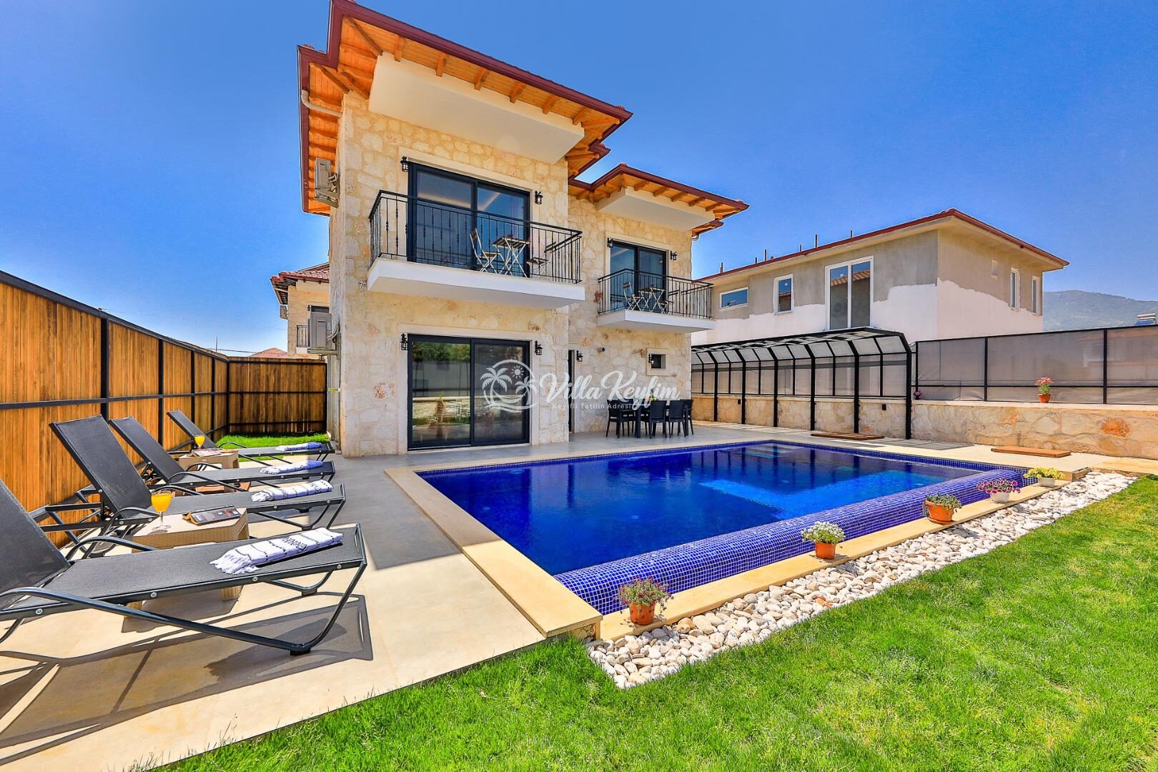 Villa Kaşlı 1 — 3