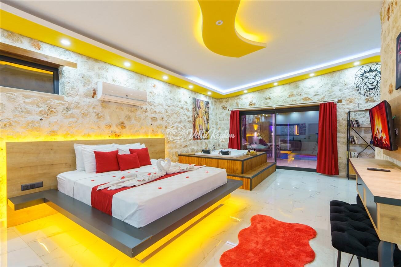 Villa Mira Queen — 41