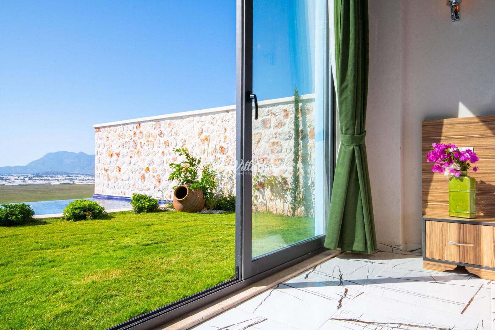 Villa Topaz — 15