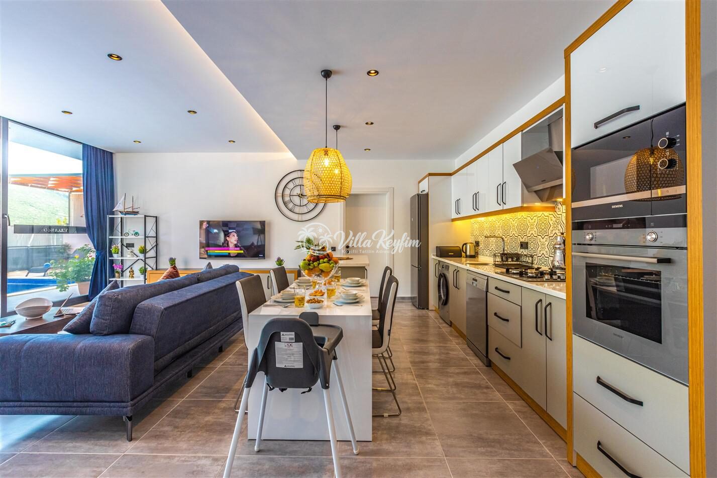 Villa Neon — 52
