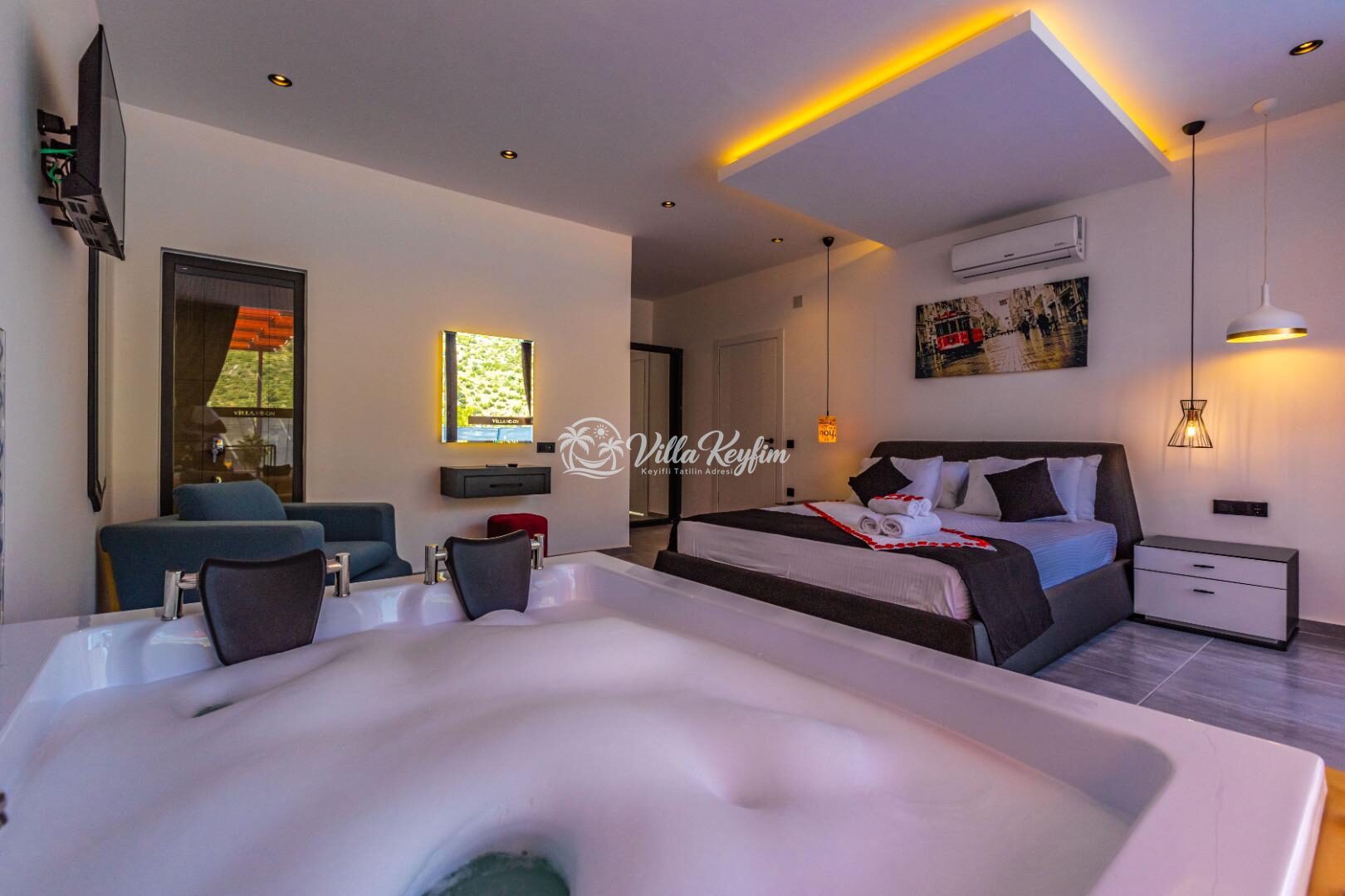 Villa Neon — 61