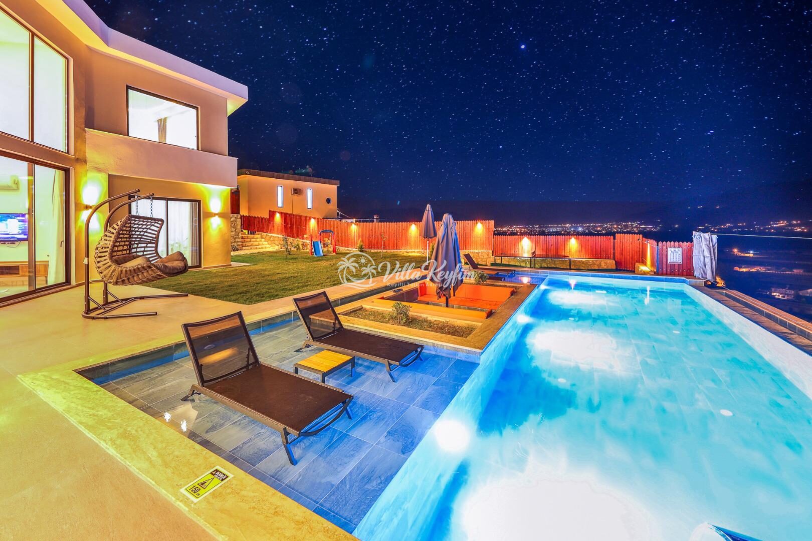 Villa Glass House — 44