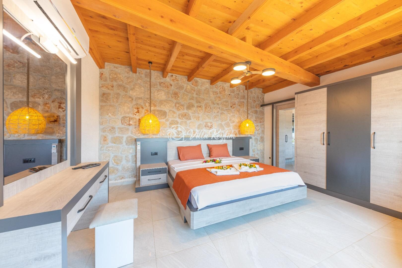 Villa Dacron — 41