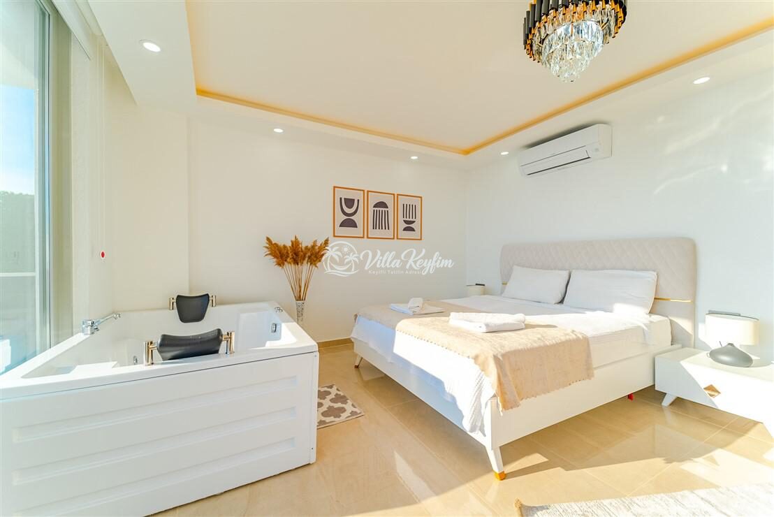 Villa July — 60