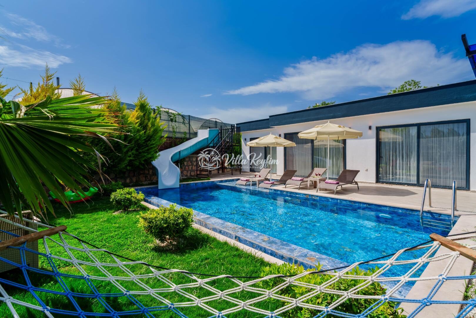 Villa Elena 1 — 1