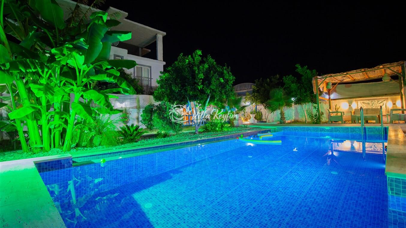 Villa Capital — 38