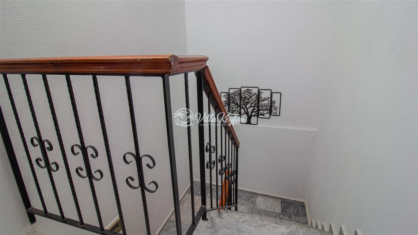 Villa Capital — 79